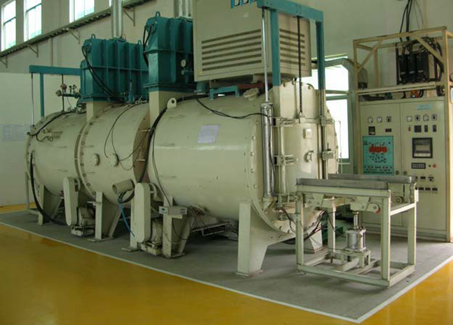 Three-compartment vacuum brazing furnace